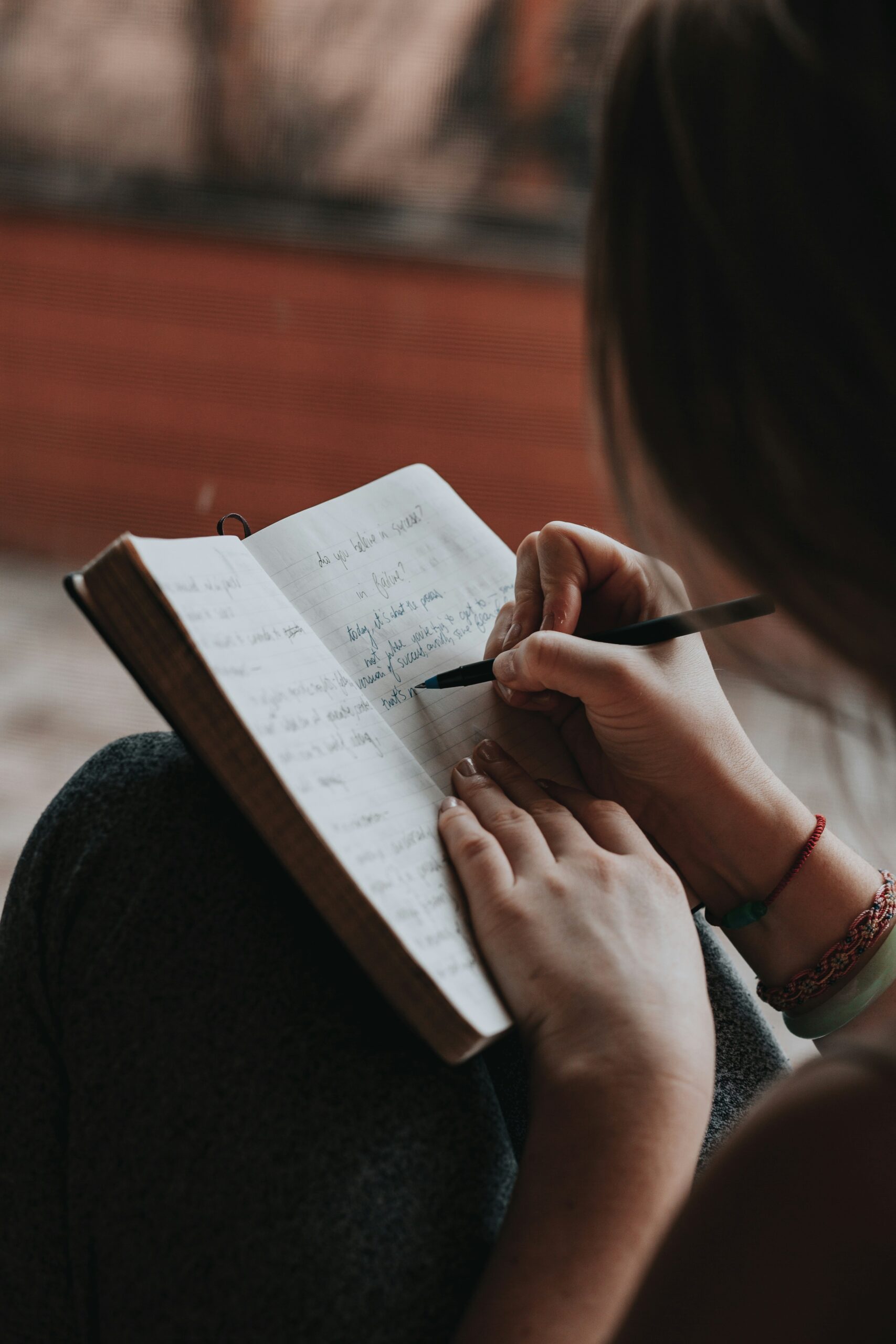 Dietro ogni grande libro c’è un ghostwriter?